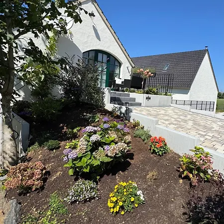 Modern Renoviertes Am Luisenhof *